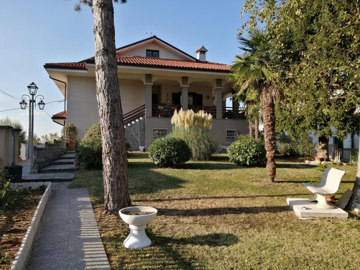 Amo' Le Langhe Bed & Breakfast Narzole Ngoại thất bức ảnh