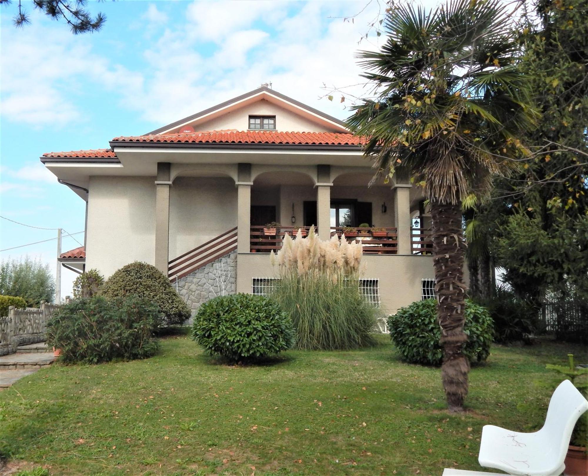 Amo' Le Langhe Bed & Breakfast Narzole Ngoại thất bức ảnh